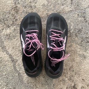 Altra foot shapes. Pay 60